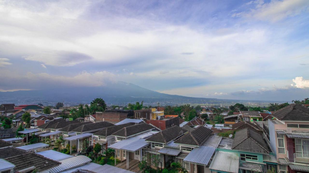 Villa El Nino 5 Bedroom Dengan Rooftop Mountain View Batu  Luaran gambar